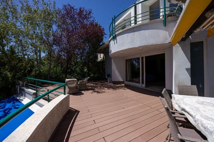 exterior image
