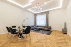 Timeless Elegance on Belgrád Rakpart